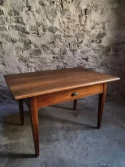 Table à manger ancienne française en noyer, table de ferme avec tiroir, vers 1900