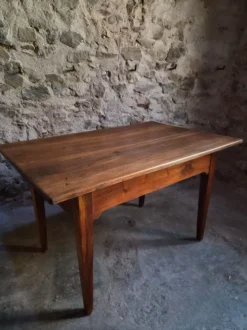 Table à manger ancienne française en noyer, table de ferme avec tiroir, vers 1900
