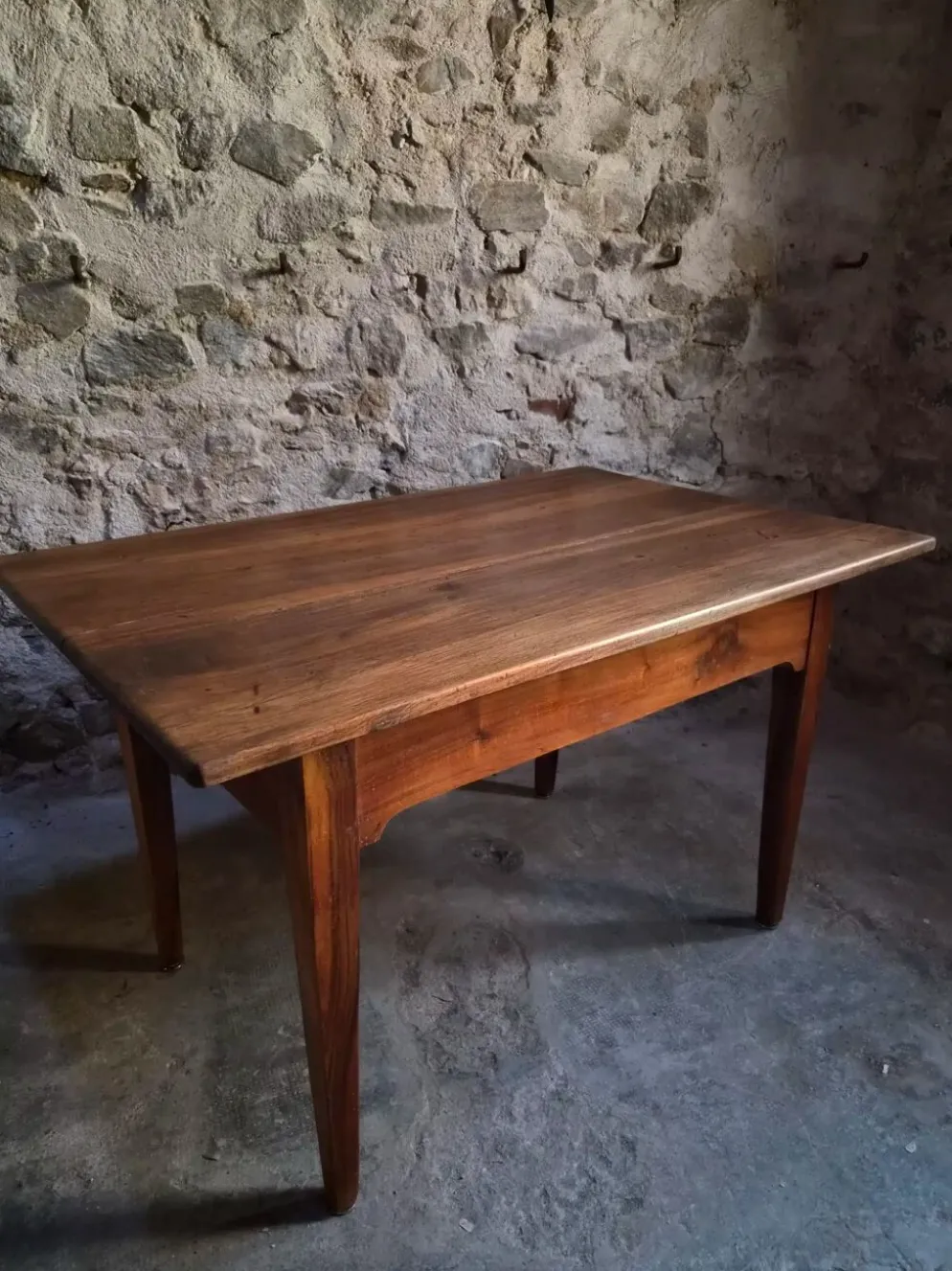 Table à manger ancienne française en noyer, table de ferme avec tiroir, vers 1900