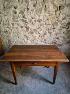 Table à manger ancienne française en noyer, table de ferme avec tiroir, vers 1900