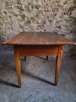 Table à manger ancienne française en noyer, table de ferme avec tiroir, vers 1900