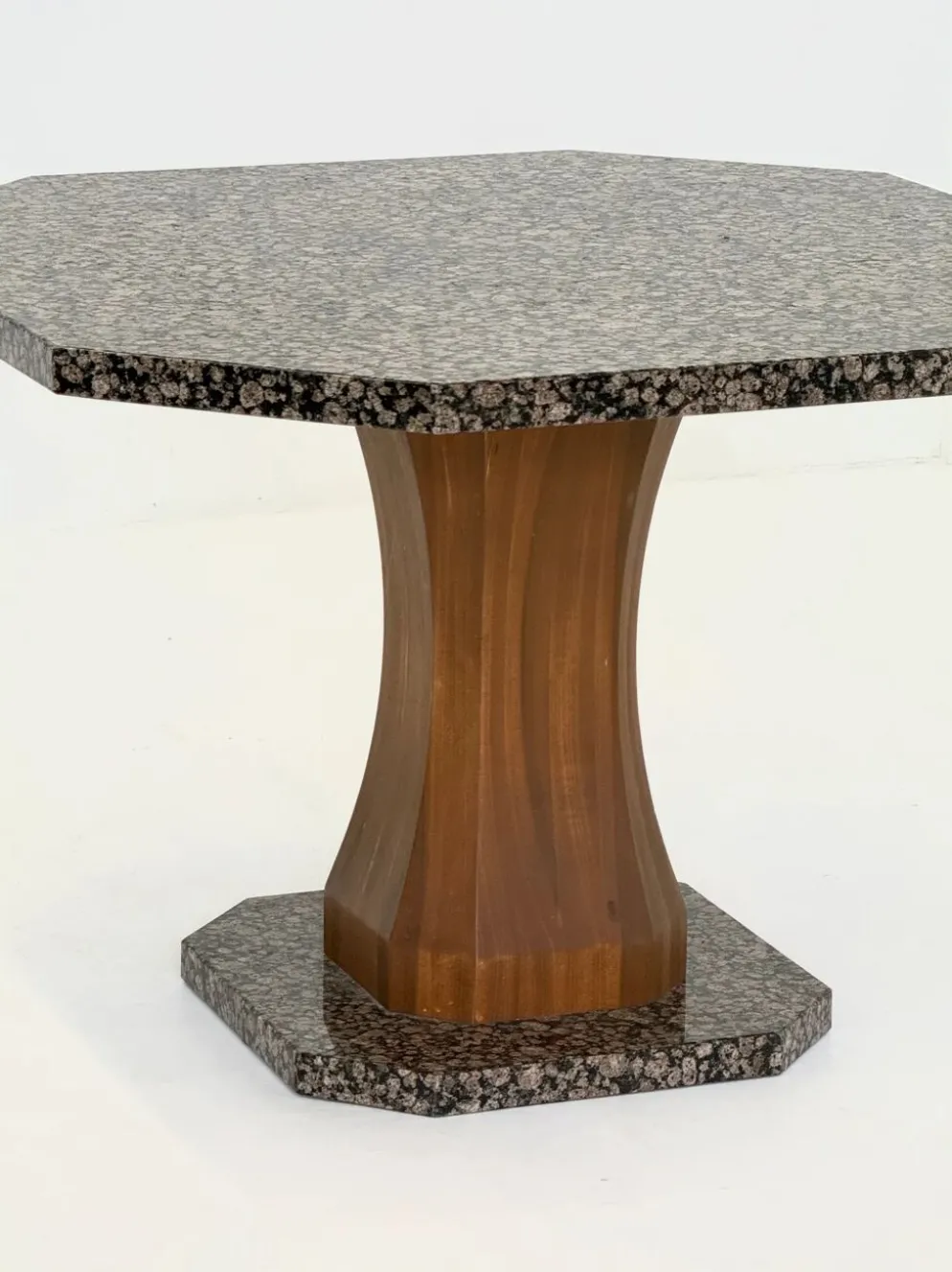 Table à manger Art Déco avec plateau en granit octogonal