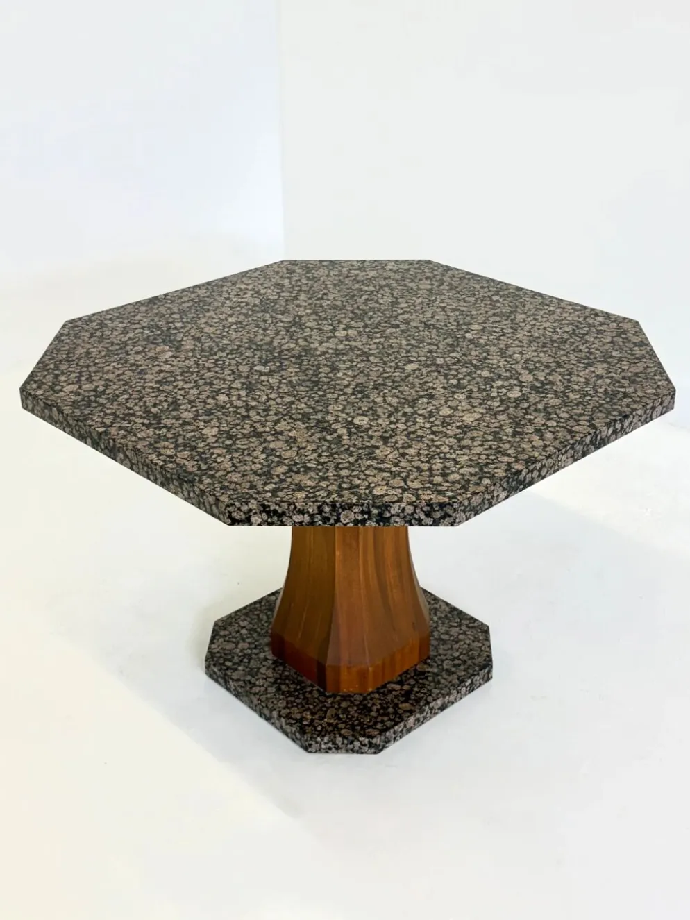 Table à manger Art Déco avec plateau en granit octogonal