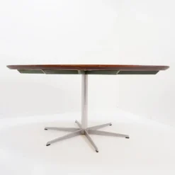 Table à manger à base étoile à 6 branches par Arne Jacobsen pour Fritz Hansen, années 1970