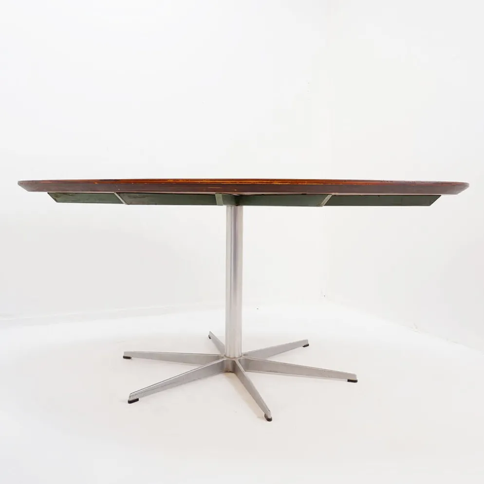 Table à manger à base étoile à 6 branches par Arne Jacobsen pour Fritz Hansen, années 1970