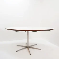 Table à manger à base étoile à 6 branches par Arne Jacobsen pour Fritz Hansen, années 1970