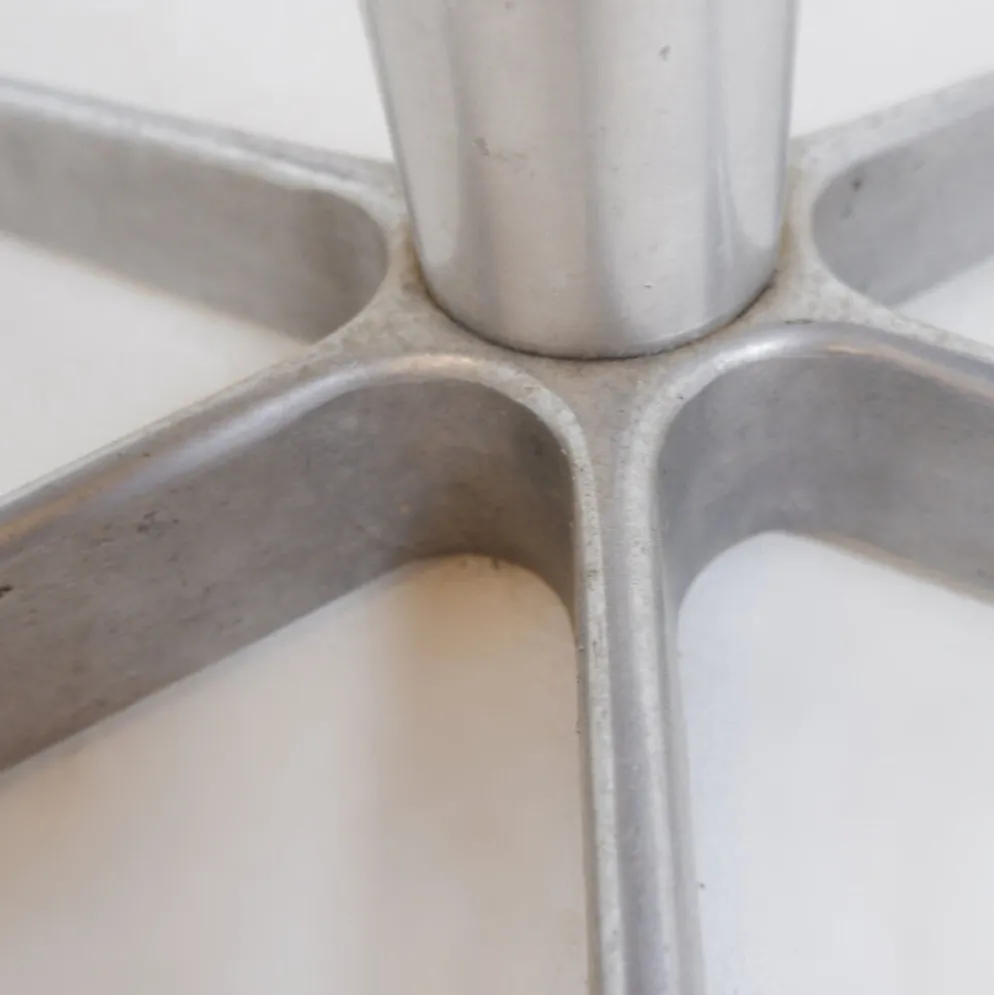 Table à manger à base étoile à 6 branches par Arne Jacobsen pour Fritz Hansen, années 1970