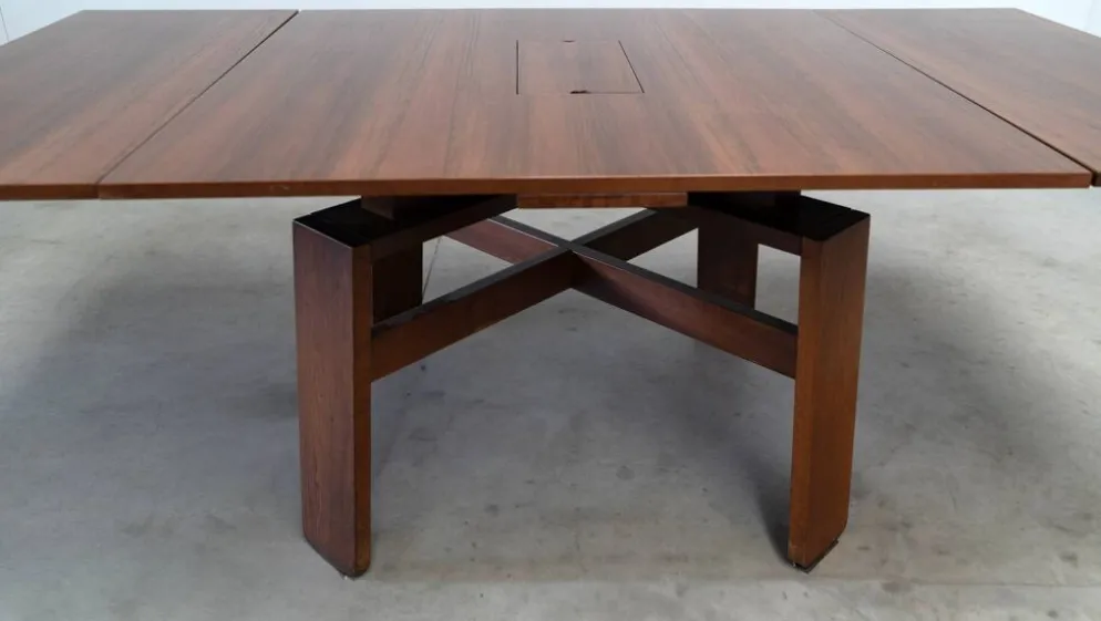 Table à manger carrée extensible par Silvio Coppola pour Bernini