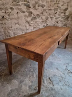 Table à manger de ferme française ancienne du XVIIIe siècle en chêne et châtaignier