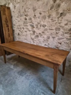 Table à manger de ferme française ancienne du XVIIIe siècle en chêne et châtaignier