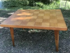 TABLE À MANGER DESIGN 