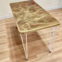 Table à manger design et estampille scandinave "1950".