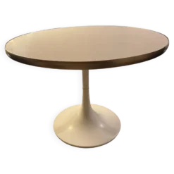 Table à manger design iconique Tulipe