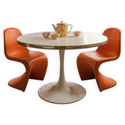 Table à manger design iconique Tulipe