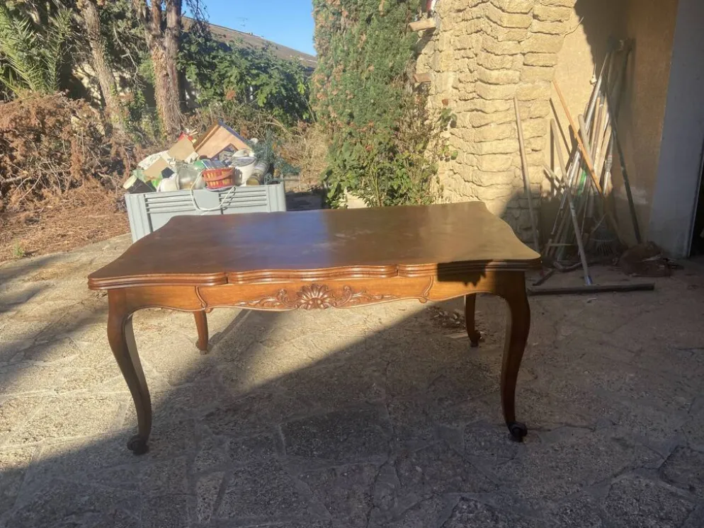 Table à manger de style Louis XV à rallonges à l'italienne – XXe siècle