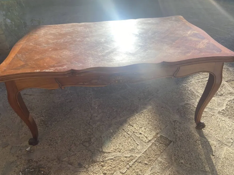 Table à manger de style Louis XV à rallonges à l'italienne – XXe siècle