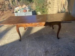Table à manger de style Louis XV à rallonges à l'italienne – XXe siècle
