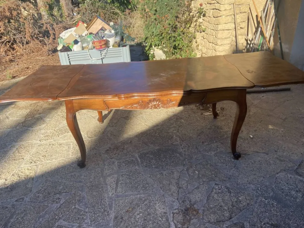 Table à manger de style Louis XV à rallonges à l'italienne – XXe siècle