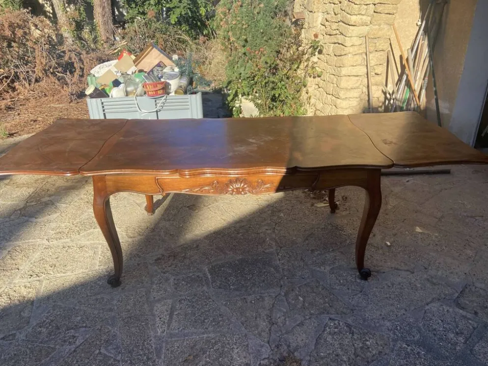 Table à manger de style Louis XV à rallonges à l'italienne – XXe siècle
