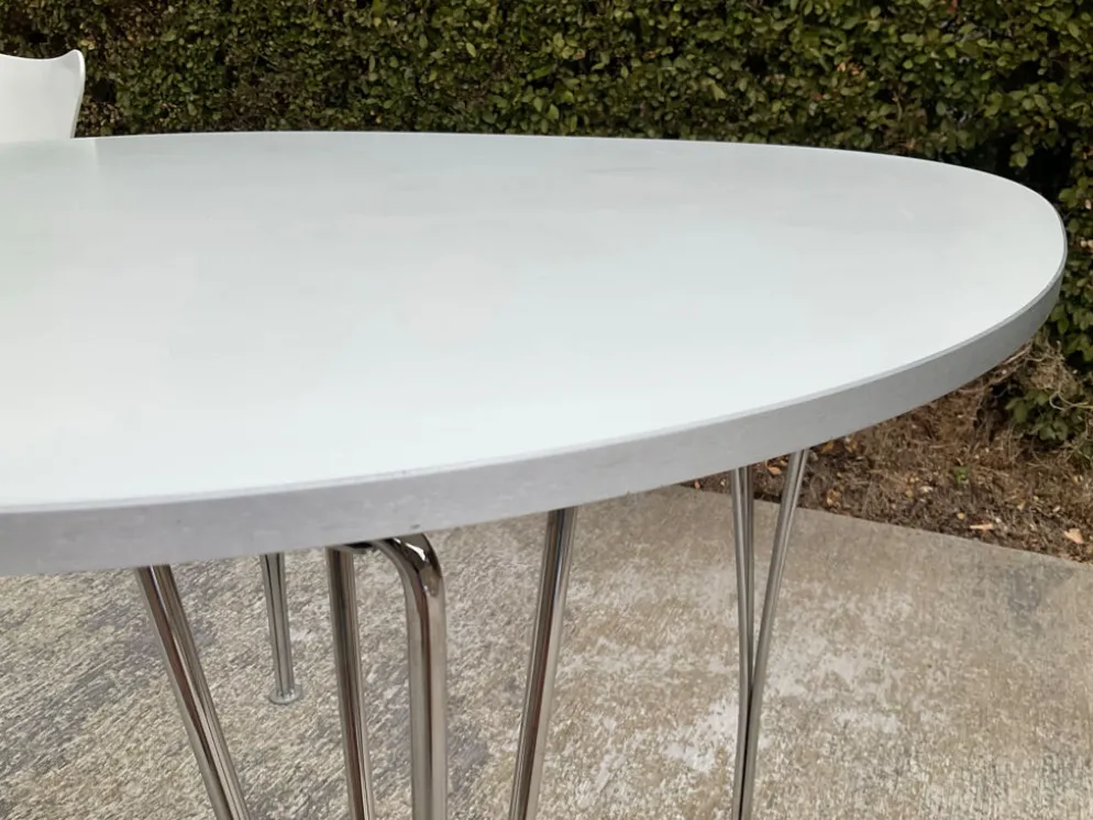Table à manger « Ellipse »par Arne Jacobsen pour Fritz Hansen