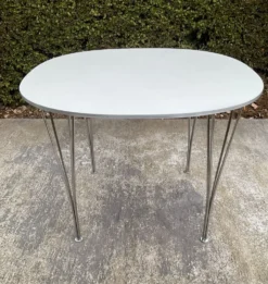 Table à manger « Ellipse »par Arne Jacobsen pour Fritz Hansen