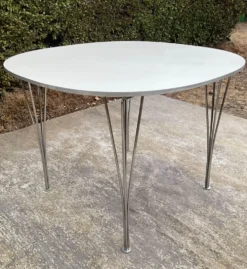 Table à manger « Ellipse »par Arne Jacobsen pour Fritz Hansen