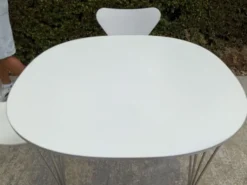 Table à manger « Ellipse »par Arne Jacobsen pour Fritz Hansen