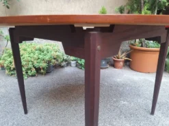 Table à manger en bois avec plateau rond, années 1950