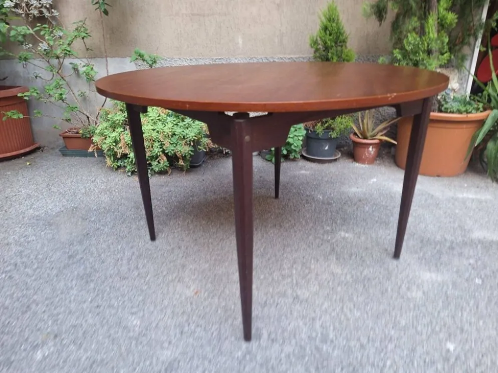Table à manger en bois avec plateau rond, années 1950