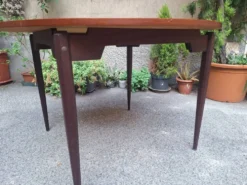 Table à manger en bois avec plateau rond, années 1950