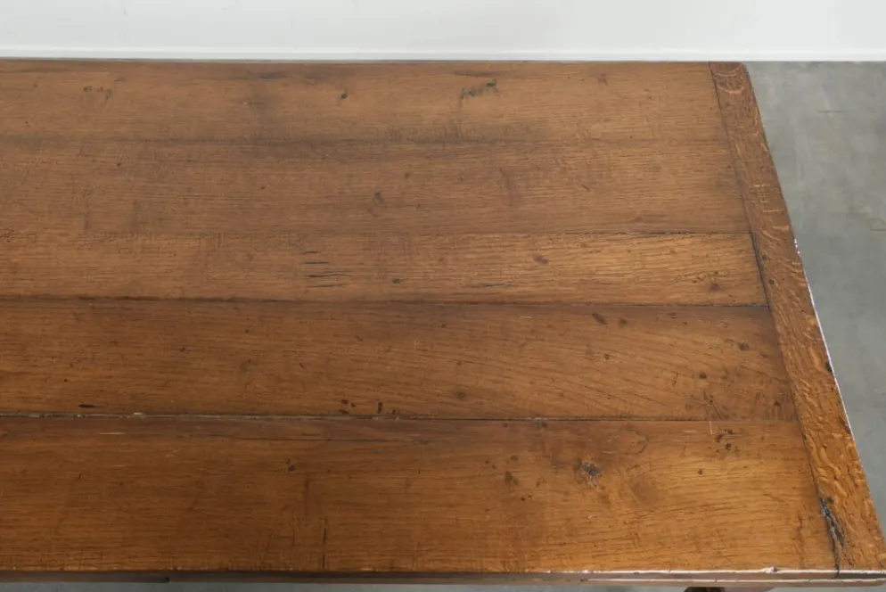 Table à manger en chêne ancien de la fin du XVIIIe siècle avec des rallonges.