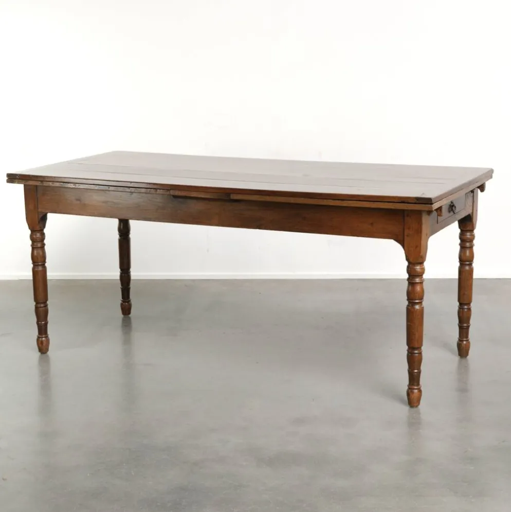 Table à manger en chêne ancien de la fin du XVIIIe siècle avec des rallonges.