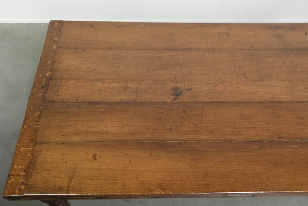 Table à manger en chêne ancien de la fin du XVIIIe siècle avec des rallonges.