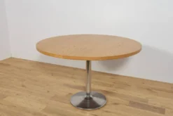 Table à manger en chêne du milieu du siècle, Danemark, années 1970