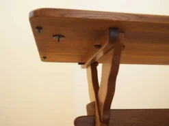 Table à manger en chêne massif par Henning Kjærnulf, Danemark, années 1960.