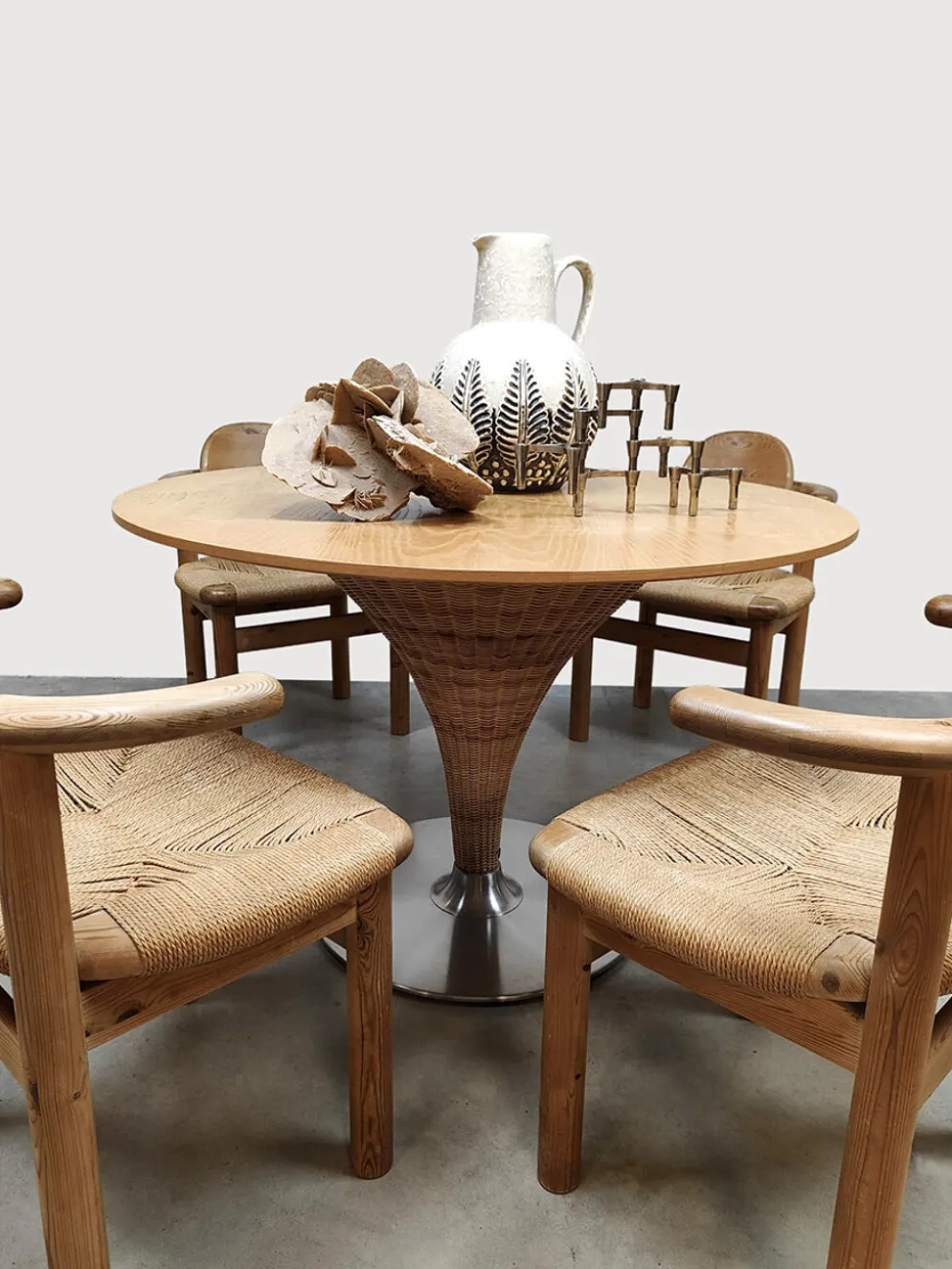 Table à manger en osier vintage italienne Tito Agnoli Bonacina Pierantonio