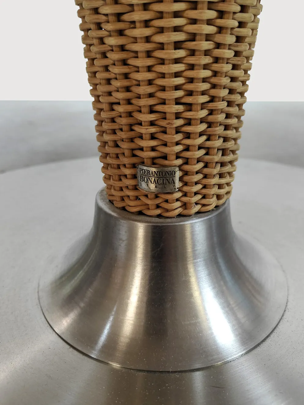 Table à manger en osier vintage italienne Tito Agnoli Bonacina Pierantonio