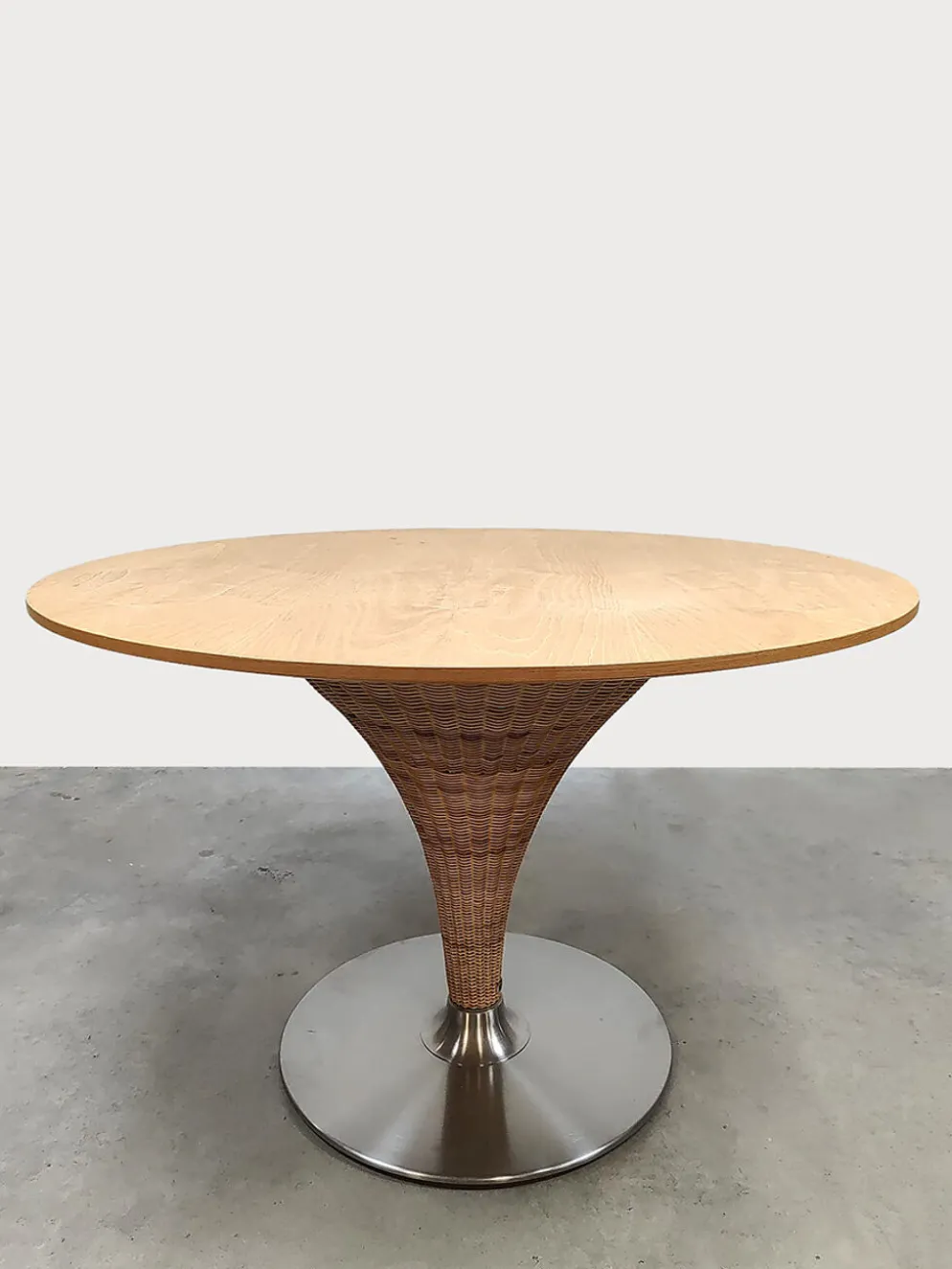 Table à manger en osier vintage italienne Tito Agnoli Bonacina Pierantonio