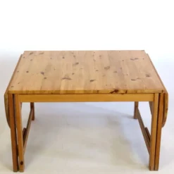 Table à manger en pin de Karin Moberg années 70