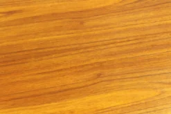 Table à manger en teck par Henning Kjaernulf, Danemark, années 1960.