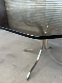 Table à manger en verre fumé et chrome, années 1970