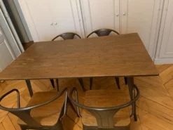 Table à manger et 4 chaises