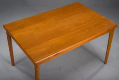 Table à manger extensible danoise en teck par Henning Kjærnulf pour Vejle Møbelfabrik, années 1960