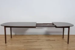 Table à manger extensible de milieu de siècle par Ole Wanscher pour l'usine de meubles Poul Jeppesens, Danemark, années 1960.