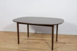 Table à manger extensible de milieu de siècle par Ole Wanscher pour l'usine de meubles Poul Jeppesens, Danemark, années 1960.