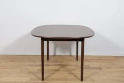 Table à manger extensible de milieu de siècle par Ole Wanscher pour l'usine de meubles Poul Jeppesens, Danemark, années 1960.