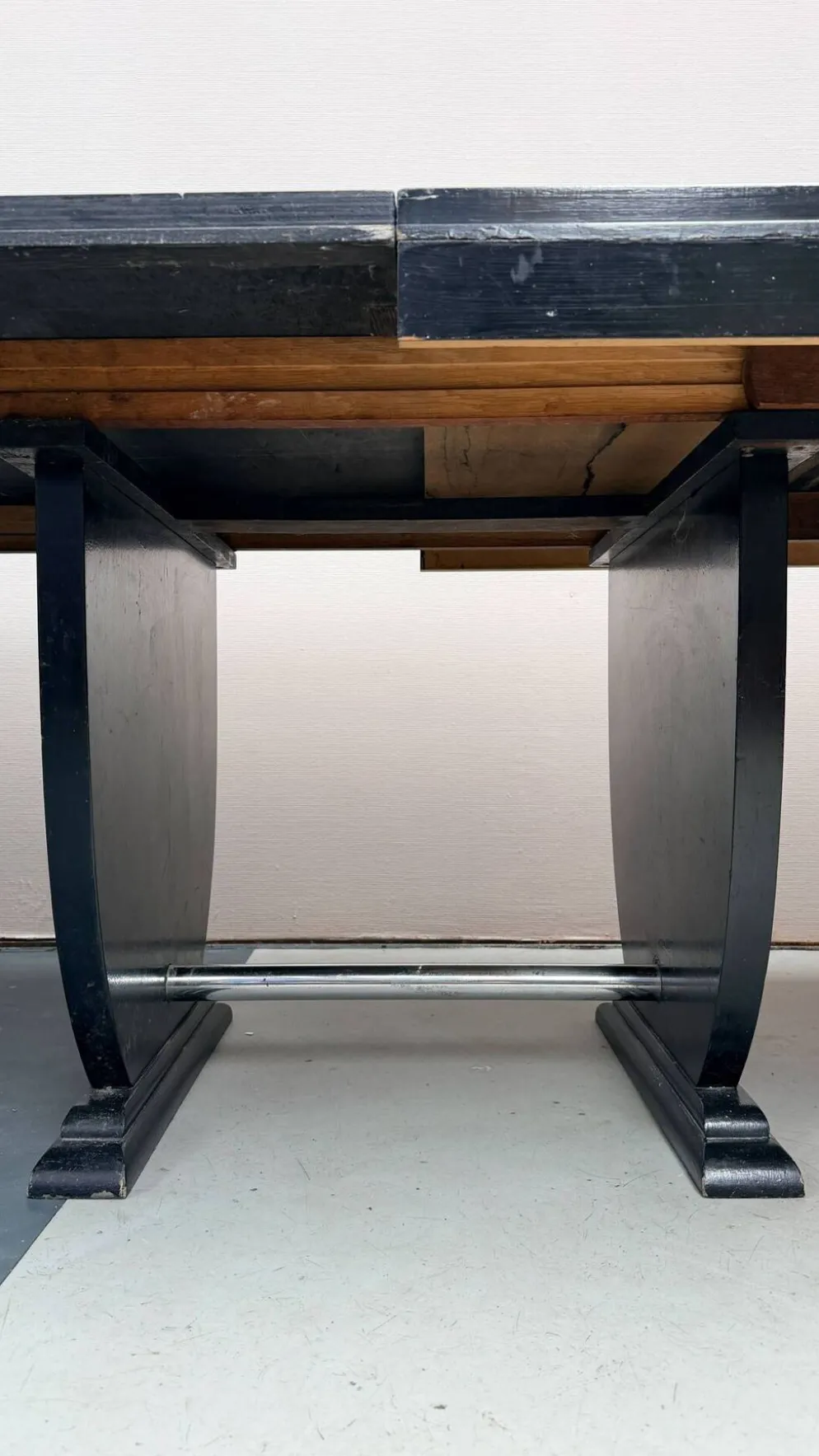 Table à manger extensible de style Art déco en bois avec finition laquée no