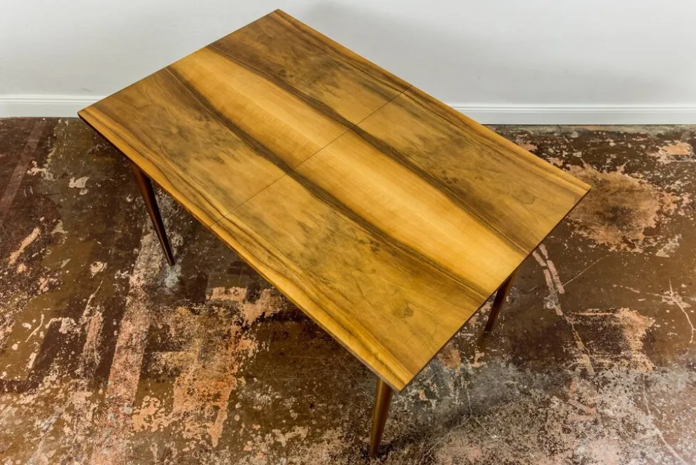 Table à manger extensible de style mid-century en noyer, années 1960