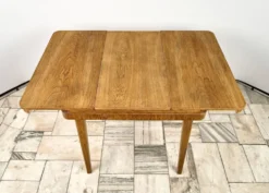 Table à manger extensible en chêne par Jitona, années 1960, Tchécoslovaquie