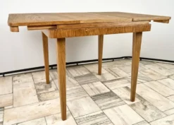Table à manger extensible en chêne par Jitona, années 1960, Tchécoslovaquie